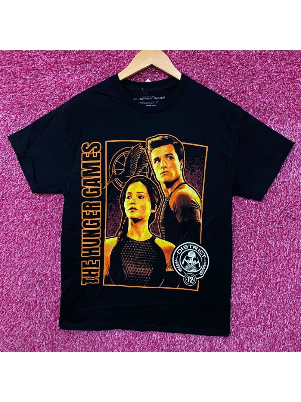 The Hunger Games Katniss & Peeta District 12 Graphic T-Shirt Medium